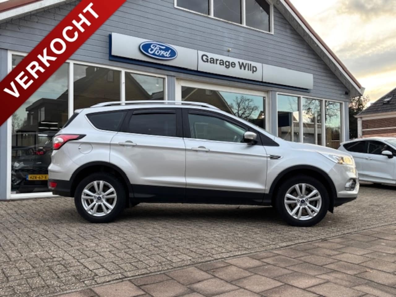 Ford Kuga - 1.5 EcoBoost 120pk 2WD Titanium - AutoWereld.nl