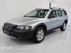 Volvo XC70 - 2.5 T Momentum AUTOMAAT / LEER / XENON