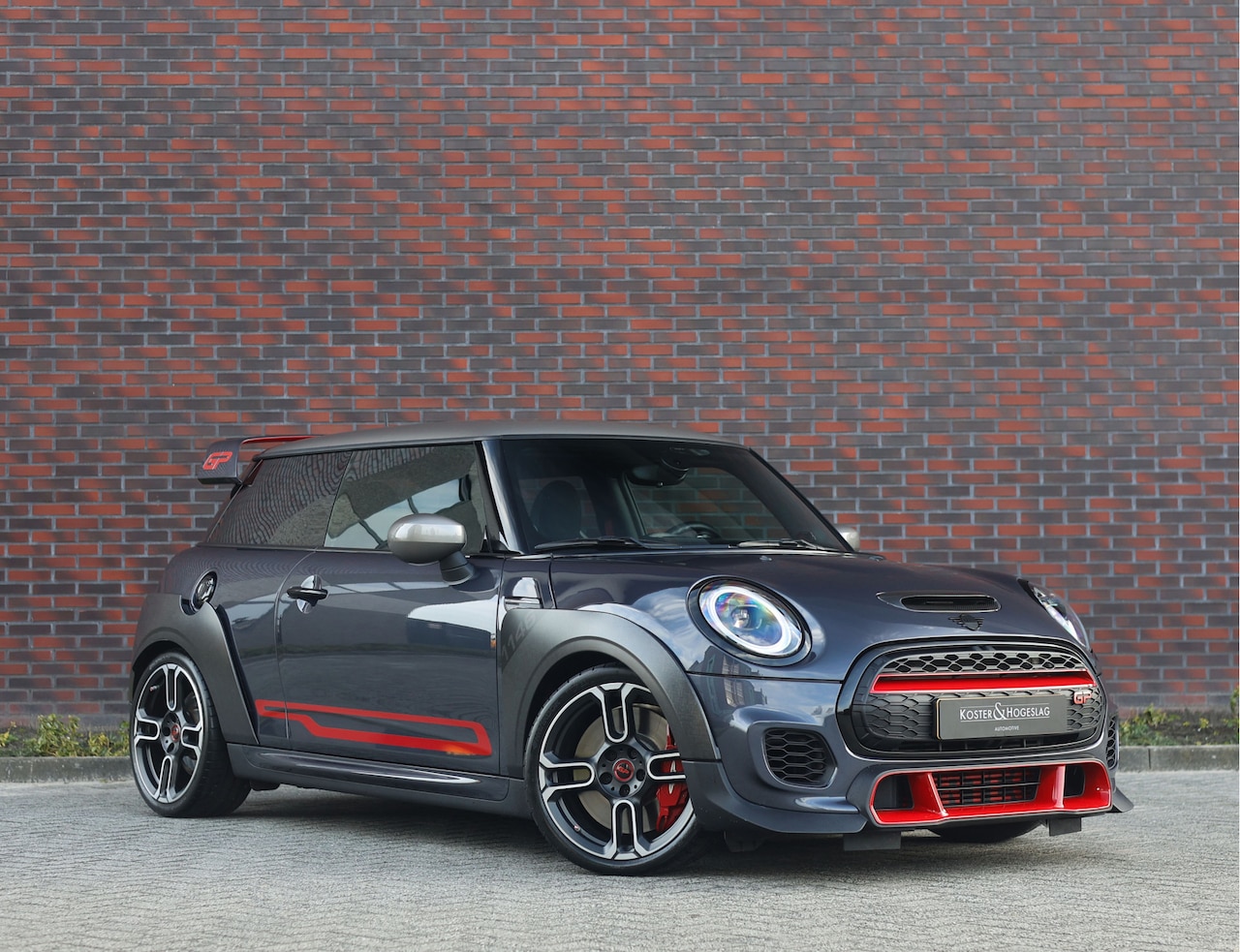 MINI John Cooper Works - Mini 2.0 GP | 1/3000 - Eventuri - Remus - AST onderstel - AutoWereld.nl