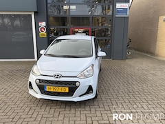 Hyundai i10 - 1.0i Premium / Airco/ Navigatie/ Cruise/ Apple carplay/ Stoelverwarming/ PDC/ LED