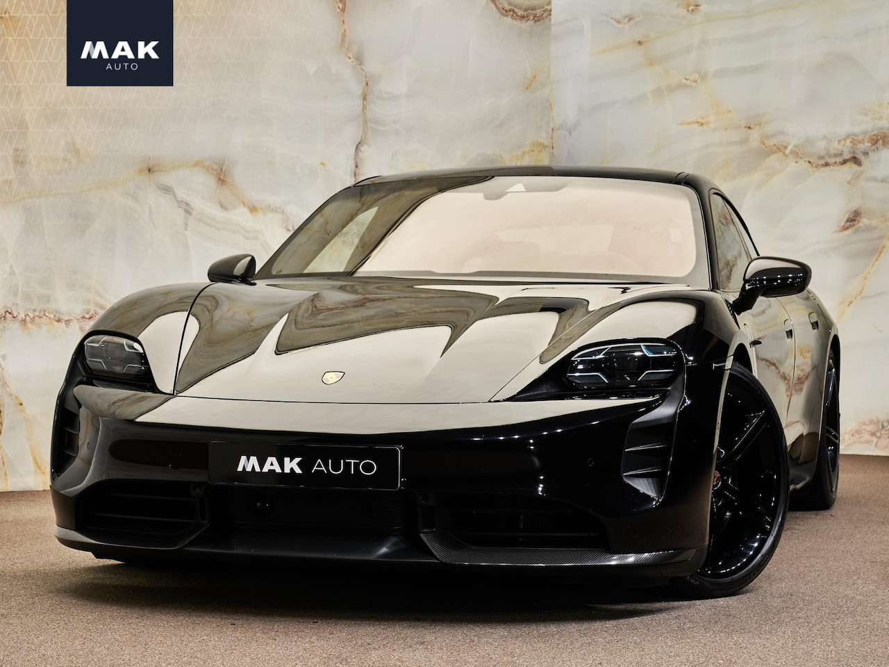 Porsche Taycan - Turbo S Turbo S, PCCB, PDCC, SportDesign, carbon, pano, Burmester, InnoDrive matrix-LED, 21", HUD, - AutoWereld.nl