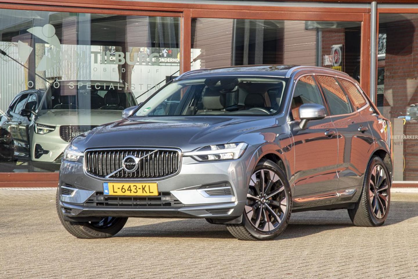 Volvo XC60 - 2.0 T8 Twin Engine AWD Inscription 2.0 T8 TWIN ENGINE AWD INSCRIPTION - AutoWereld.nl