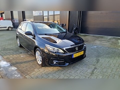 Peugeot 308 SW - 1.2 PureTech Blue Lease Executive Pano/Navi