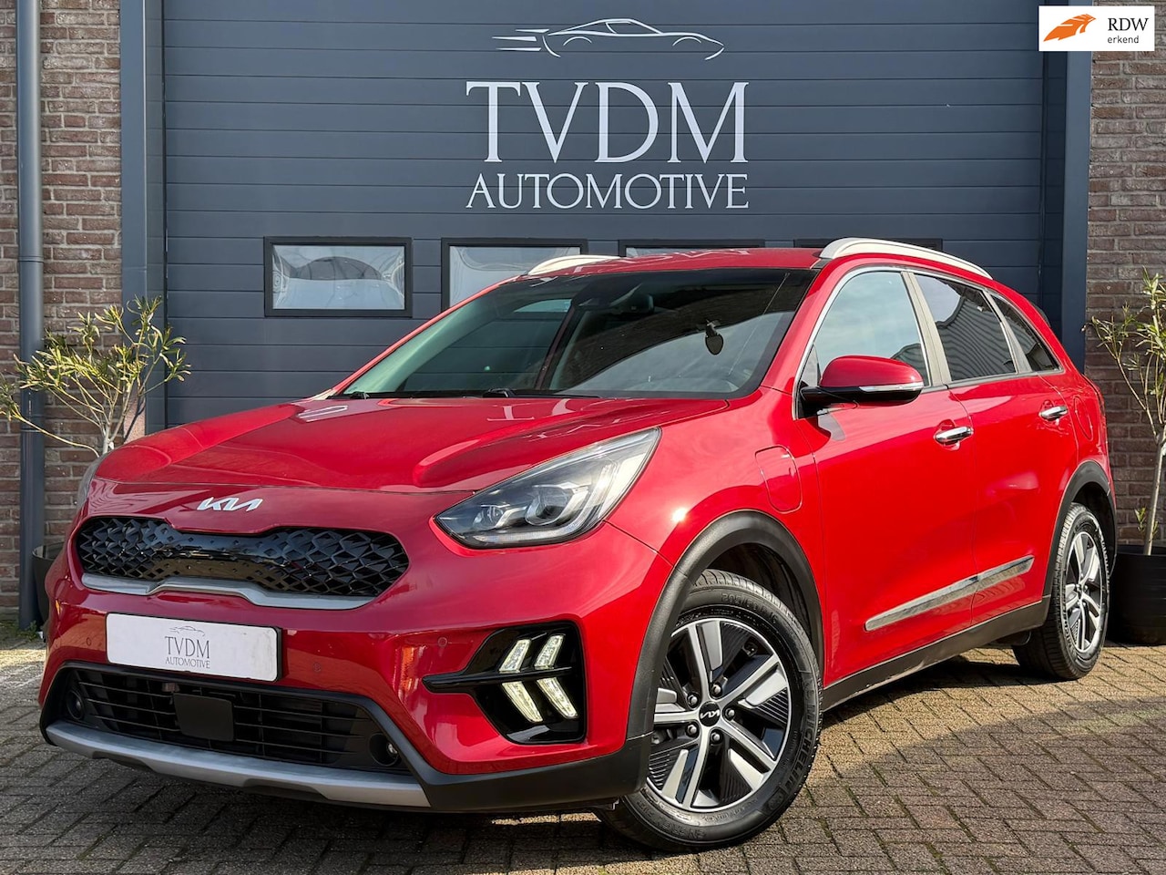 Kia Niro - 1.6 GDi PHEV ExecutiveLine|NAVI|LEDER|STOEL/STUURVERW|CAMERA - AutoWereld.nl