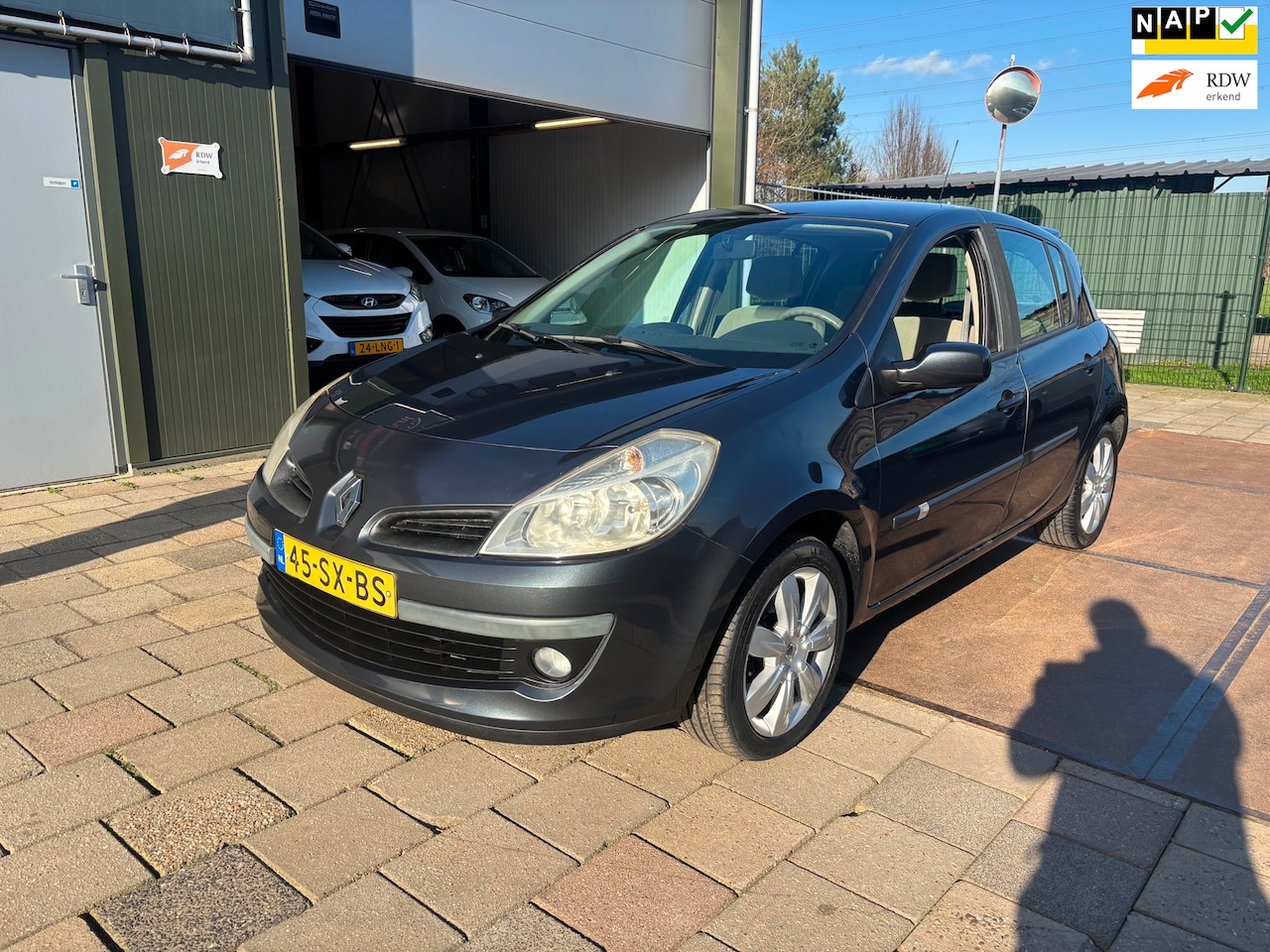 Renault Clio - 1.6-16V Dynamique Luxe Automaat 107dkm NAP - AutoWereld.nl