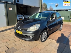 Renault Clio - 1.6-16V Dynamique Luxe Automaat 107dkm NAP