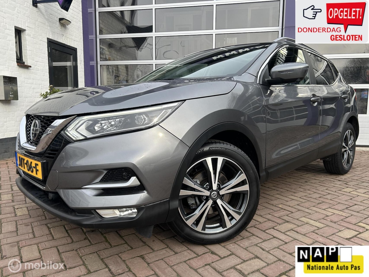 Nissan Qashqai - 1.3 DIG-T Tekna * PANO DAK * NAVIGATIE * PDC - AutoWereld.nl