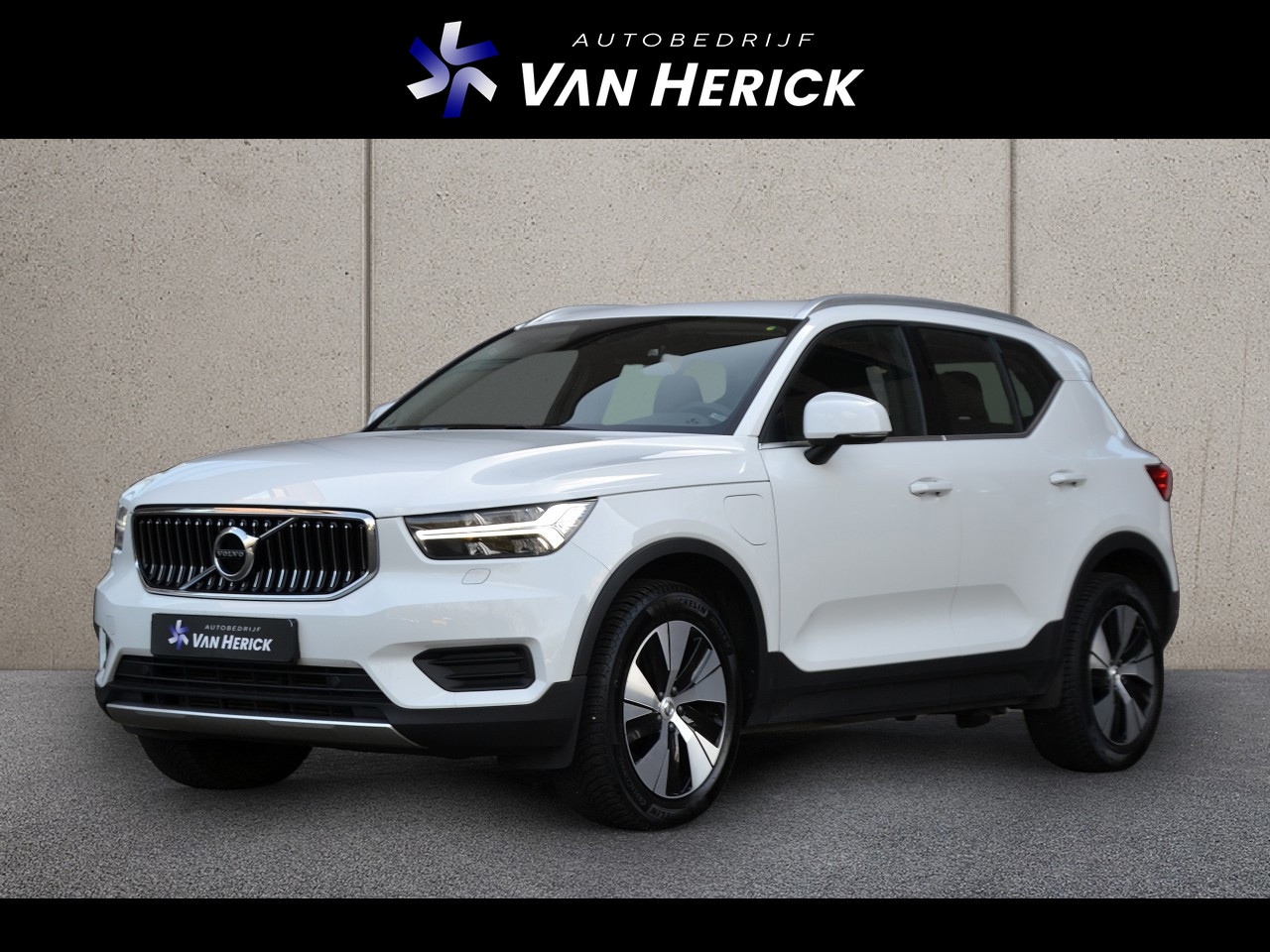 Volvo XC40 - 1.5 T4 Recharge Inscription Expression | ACC | Stoelverwarming | Carplay - AutoWereld.nl