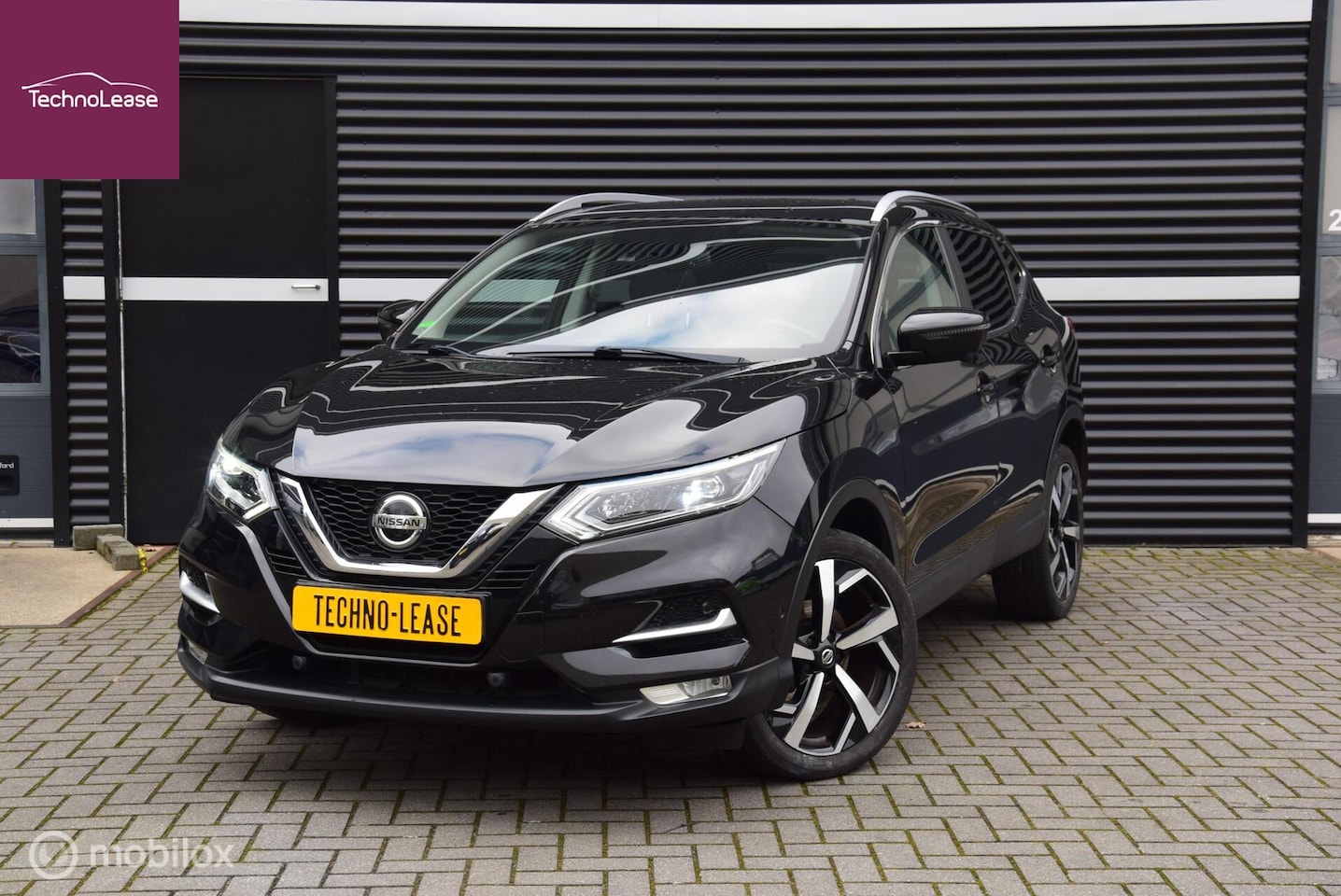 Nissan Qashqai - 1.3 DIG-T Tekna Trekhaak Panorama 360 Camera Adaptive Cruise - AutoWereld.nl