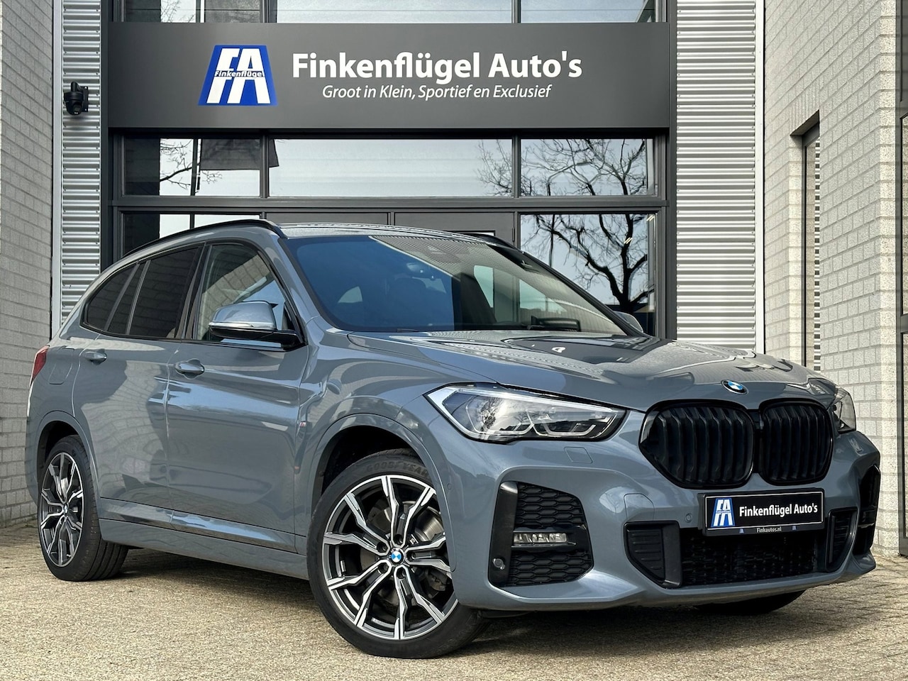 BMW X1 - XDrive25e M-sport 220 pk |Memory |Head-up |H.K audio |Trekhaak |ACC |Leder |Sfeer | - AutoWereld.nl