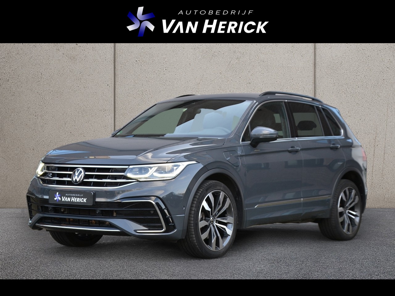 Volkswagen Tiguan - 1.4 TSI eHybrid 245PK R-Line | Leder | IQ Light | Keyless - AutoWereld.nl