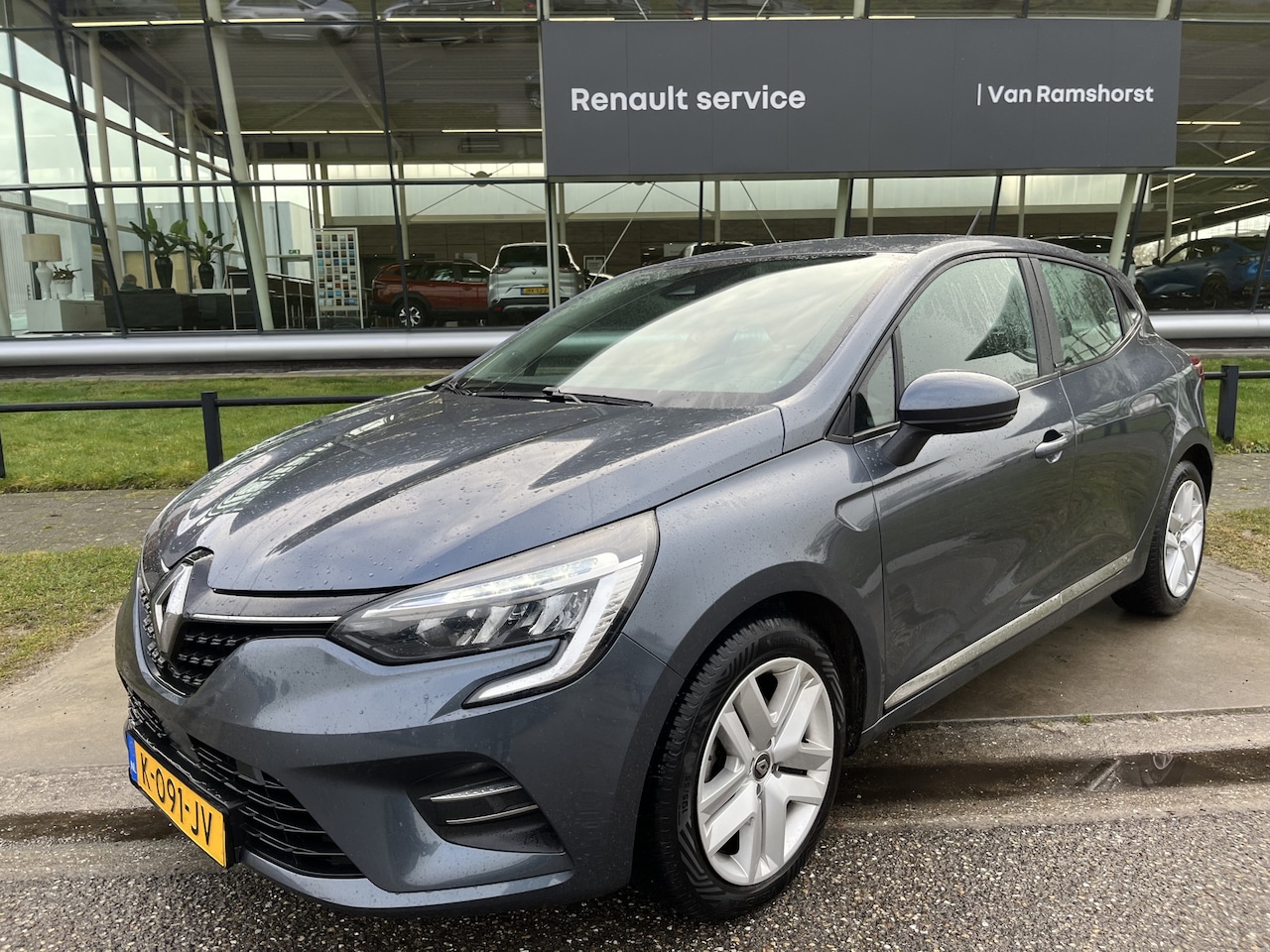 Renault Clio - 1.6 E-Tech Hybrid 140PK / Dealer onderhouden / Automaat / Apple Carplay - Android Auto / C - AutoWereld.nl