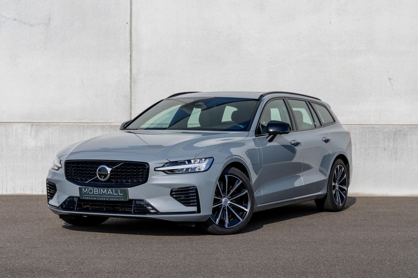 Volvo V60 - 2.0 T6 Plug-in hybrid AWD Plus Dark - AutoWereld.nl