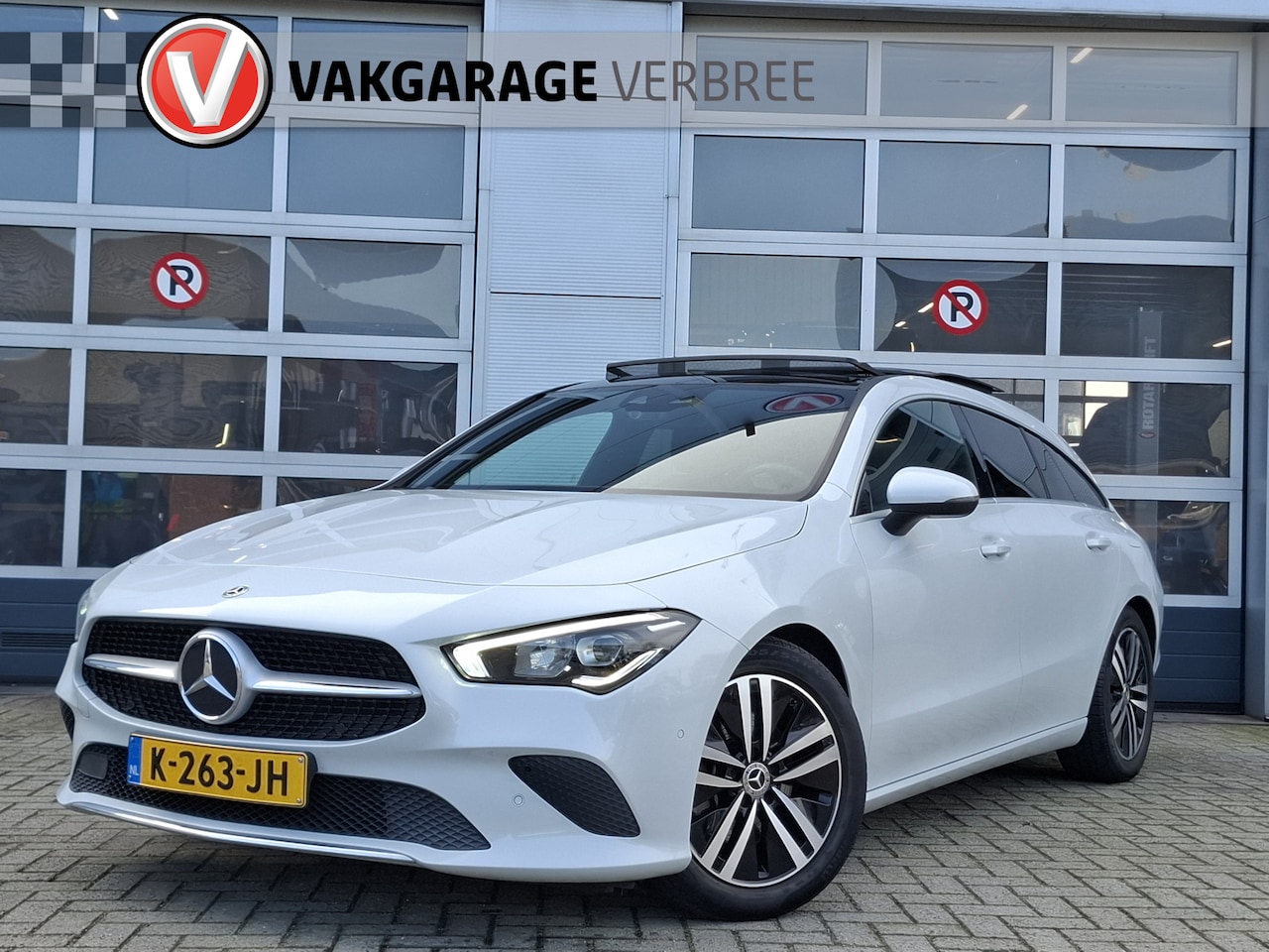 Mercedes-Benz CLA-klasse Shooting Brake - 200 Business Solution Luxury | Navigatie | LM Velgen 17" | Elektrisch Glazen Panoramadak | - AutoWereld.nl