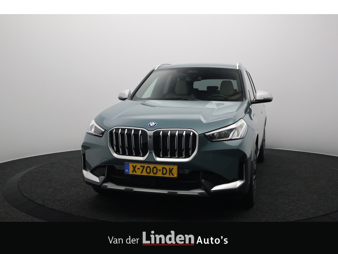 BMW X1 - xDrive25e | Live Cockpit | Camera | Parking Assistant | Navigatie | Leer | Led - AutoWereld.nl