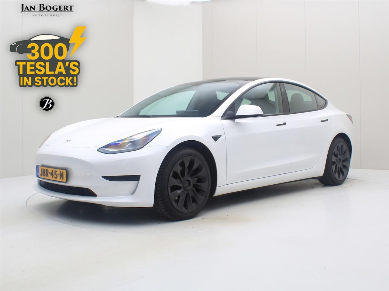 Tesla Model 3 - Standard RWD Plus FACELIFT [ WARMTEPOMP+AUTOPILOT+CAMERA+LEDER+CLIMAAT+PDC ] - AutoWereld.nl