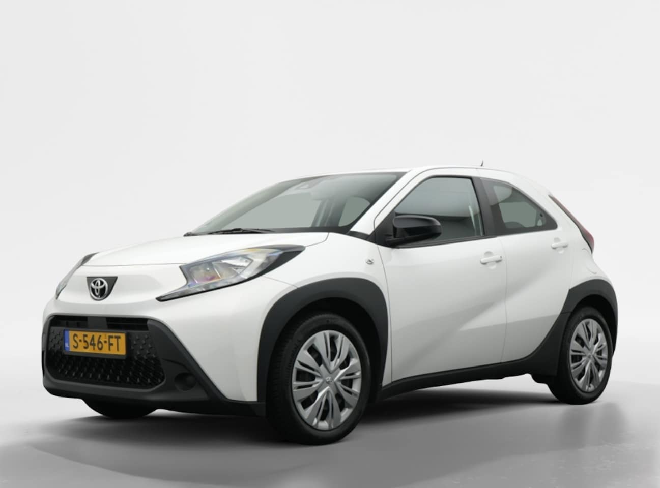 Toyota Aygo X - 1.0 VVT-i MT play 1.0 VVT-i MT Play - AutoWereld.nl