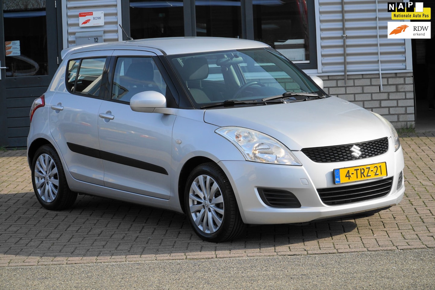 Suzuki Swift - 1.2 Bandit EASSS AIRCO CRUISE - AutoWereld.nl
