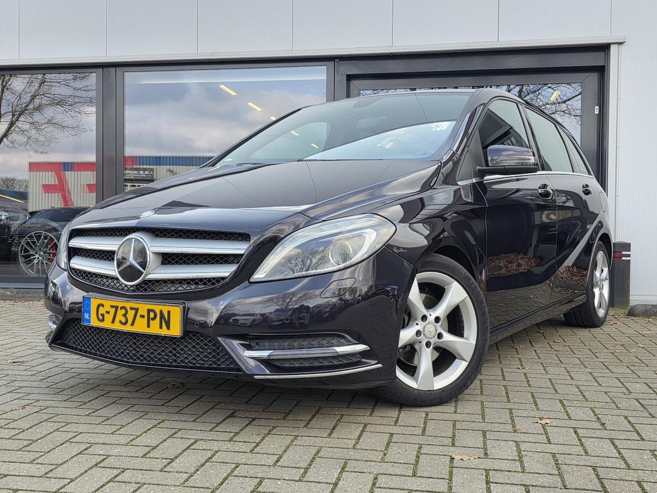Mercedes-Benz B-klasse - 200 Prestige + SPORTPAKKET + XENON + VOLLEER + NAVIGATIE - AutoWereld.nl