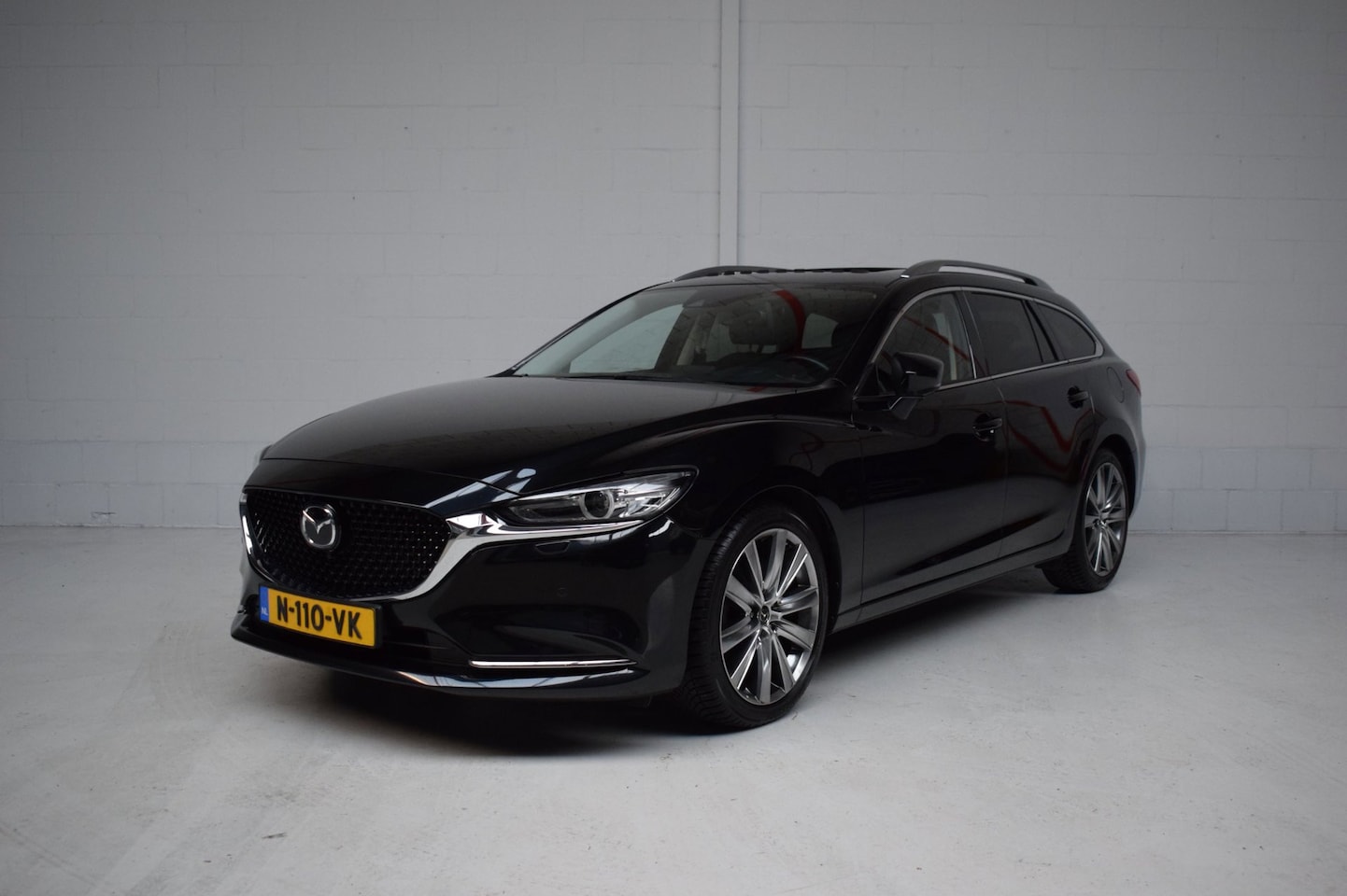 Mazda 6 Sportbreak - 2.5 SkyActiv-G 194PK AUT Luxury ORG.NED / SCHUIFDAK / LEER / TREKHAAK / HEAD-UP / 360CAMER - AutoWereld.nl