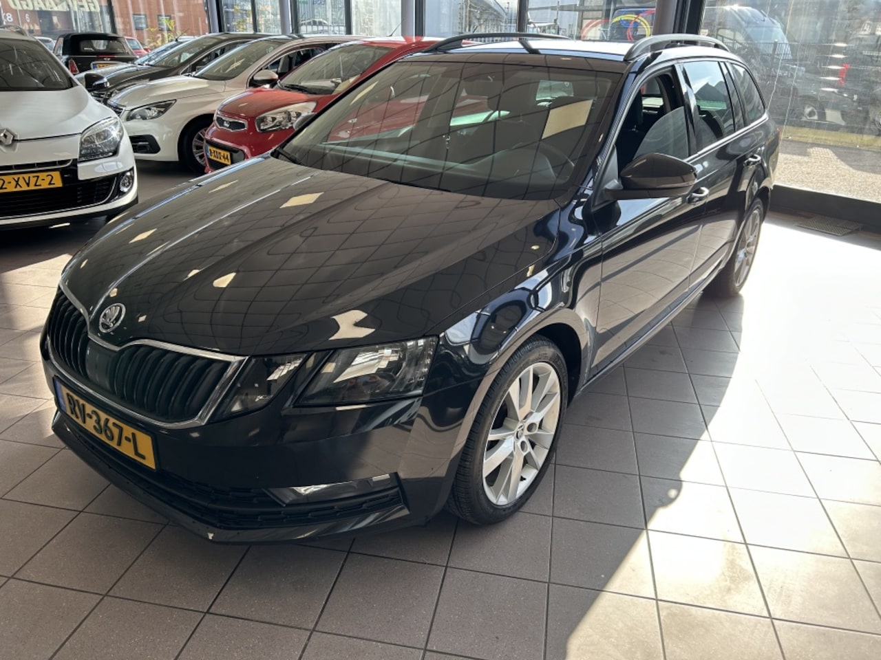 Skoda Octavia Combi - 1.6 TDI Grt Sty. Bns AUTOMAAT BJ 2018 !!! - AutoWereld.nl