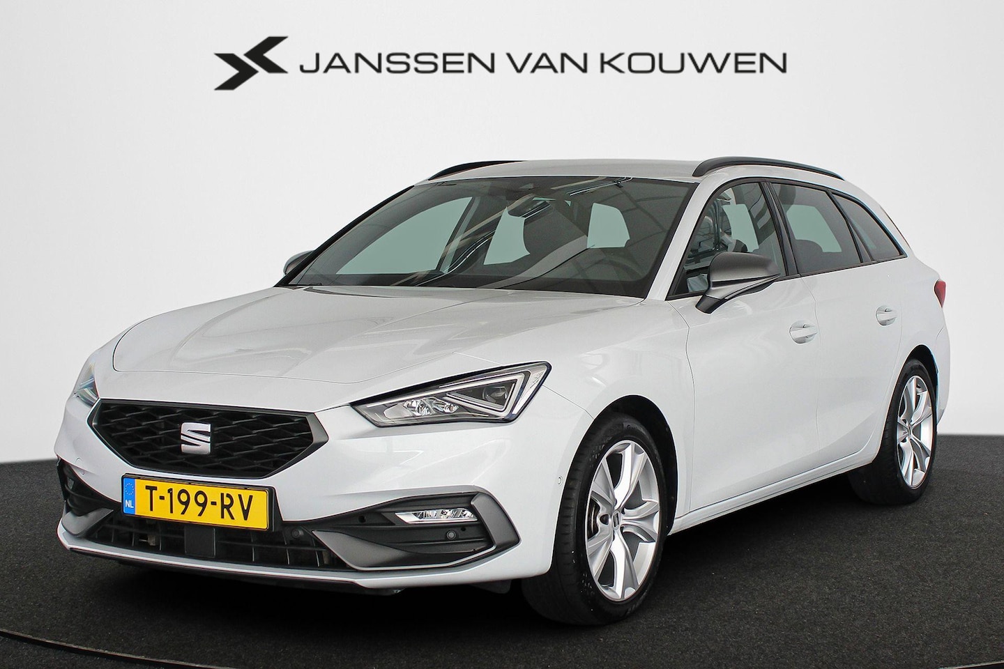 SEAT Leon Sportstourer - 1.0 eTSI FR Business Intense Automaat Stoelverwarming Navi Camera LED Clima - AutoWereld.nl