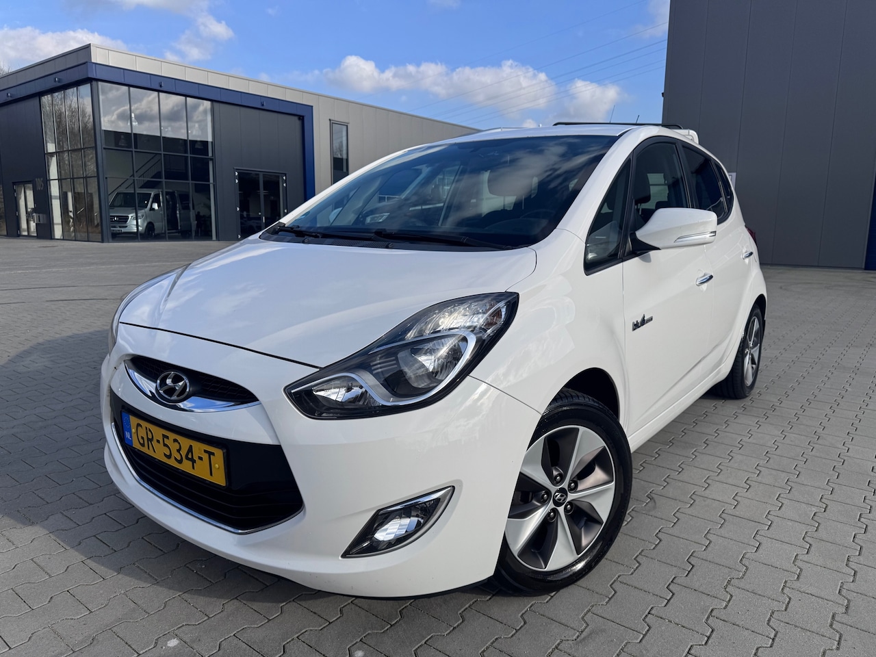 Hyundai ix20 - 1.4i Go! navigatie parkeer sensor trekhaak nap!! - AutoWereld.nl