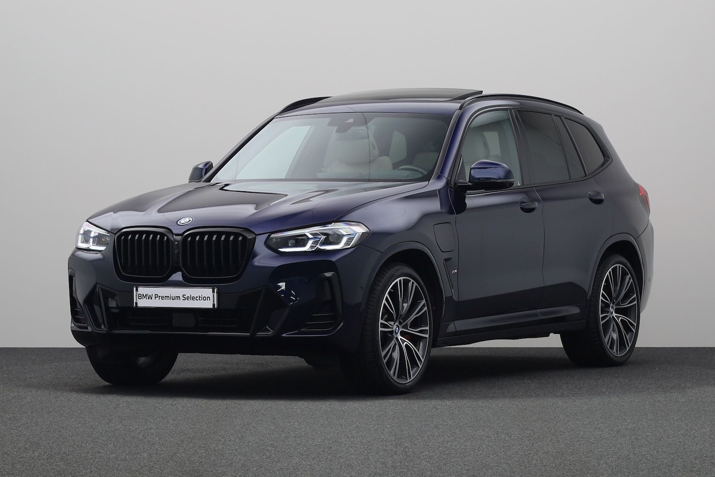 BMW X3 - xDrive30e High Executive | M-sport | Comfort Access | Head up | Laserlight | Active Cruise - AutoWereld.nl
