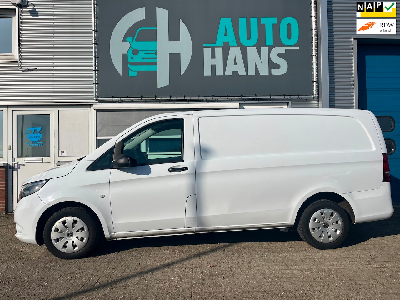 Mercedes-Benz Vito - 111 CDI Functional Lang 114PK | trekhaak | cruise | navi - AutoWereld.nl