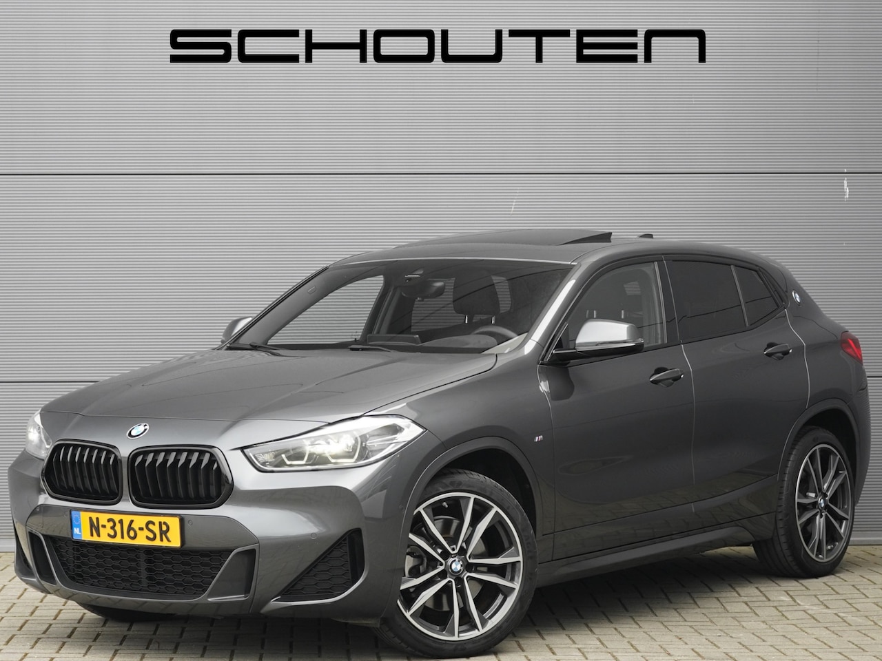 BMW X2 - sDrive20i M-Sport Pano Keyless HUD - AutoWereld.nl
