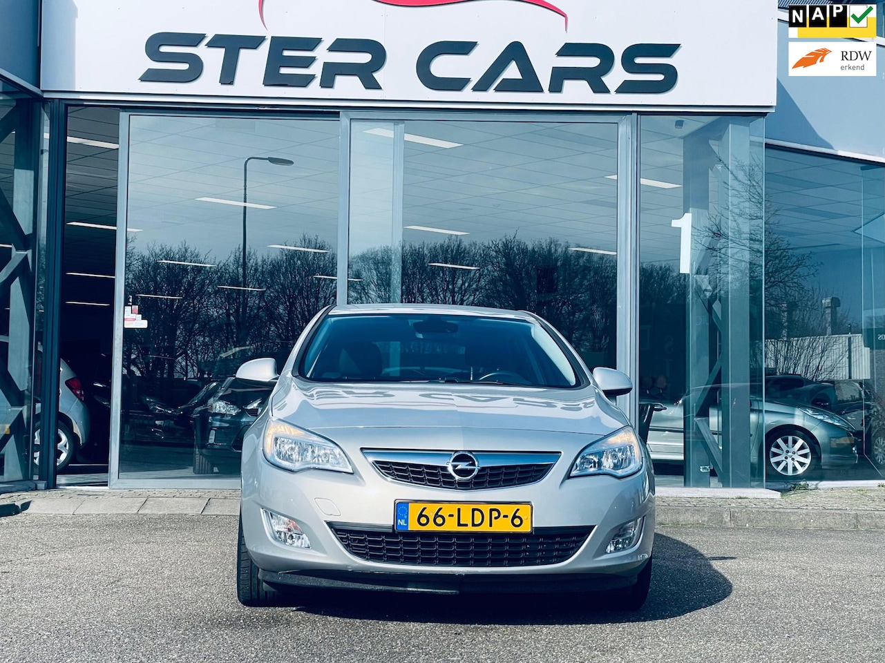 Opel Astra - 1.6 Edition 1.6 Edition, Automaat, Airco, Cruise Control, NAP, APK - AutoWereld.nl