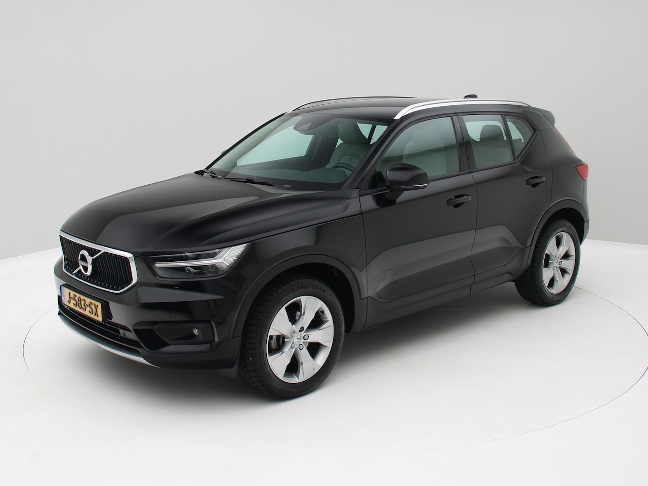 Volvo XC40 - 1.5 T2 Business Pro Aut. /Leder ./Trekhaak - AutoWereld.nl