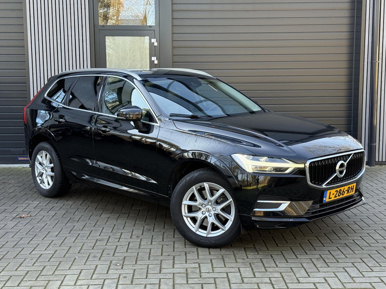 Volvo XC60 - 2.0 D4 AWD Momentum 2.0 D4 AWD Momentum - AutoWereld.nl