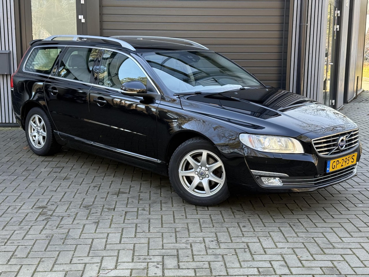 Volvo V70 - 2.0 T4 Inscription Edition 2.0 T4 Inscription Edition - AutoWereld.nl
