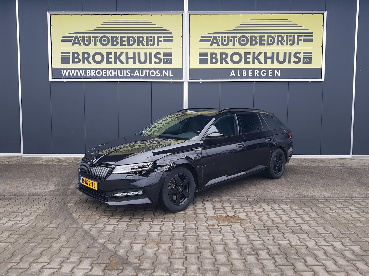 Skoda Superb Combi - 1.4 TSI iV Business Edition Plus 1.4 TSI iV Business Edition Plus - AutoWereld.nl