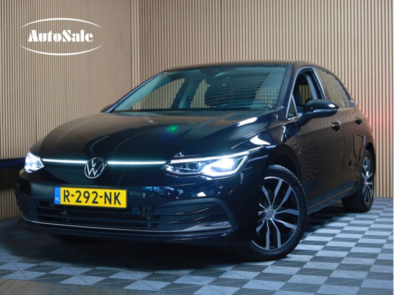 Volkswagen Golf - 1.4 eHybrid Style PANO CARPLAY ACC CAMERA SFEER "22 - AutoWereld.nl