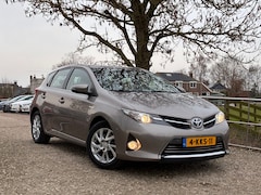 Toyota Auris - 1.8 Hybrid Executive | Navi + Camera + Cruise + Clima Nu € 9.975,