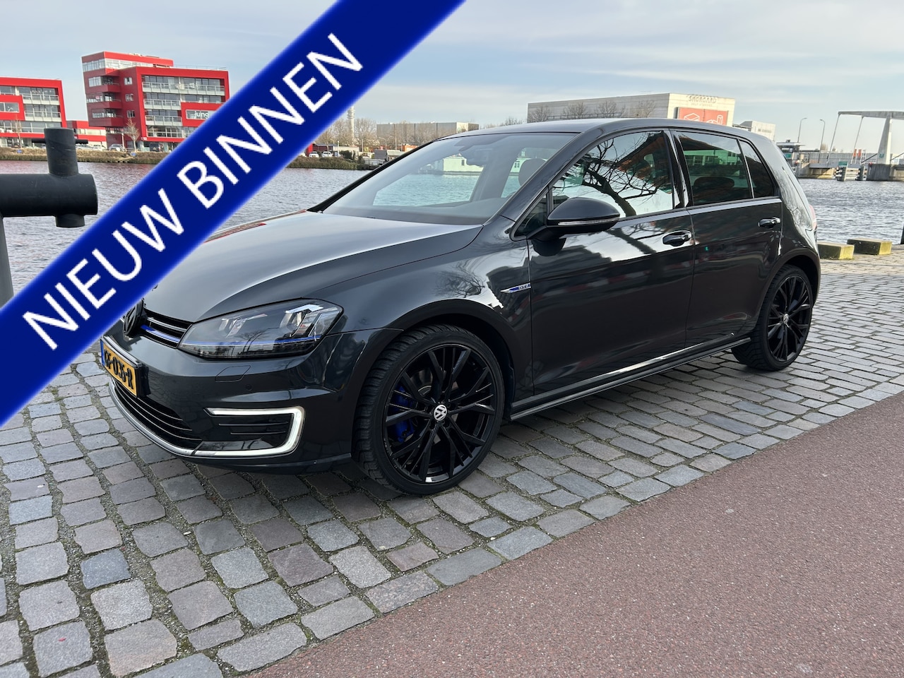 Volkswagen Golf - 1.4 TSI GTE panorama dak airco/ecc leder - AutoWereld.nl