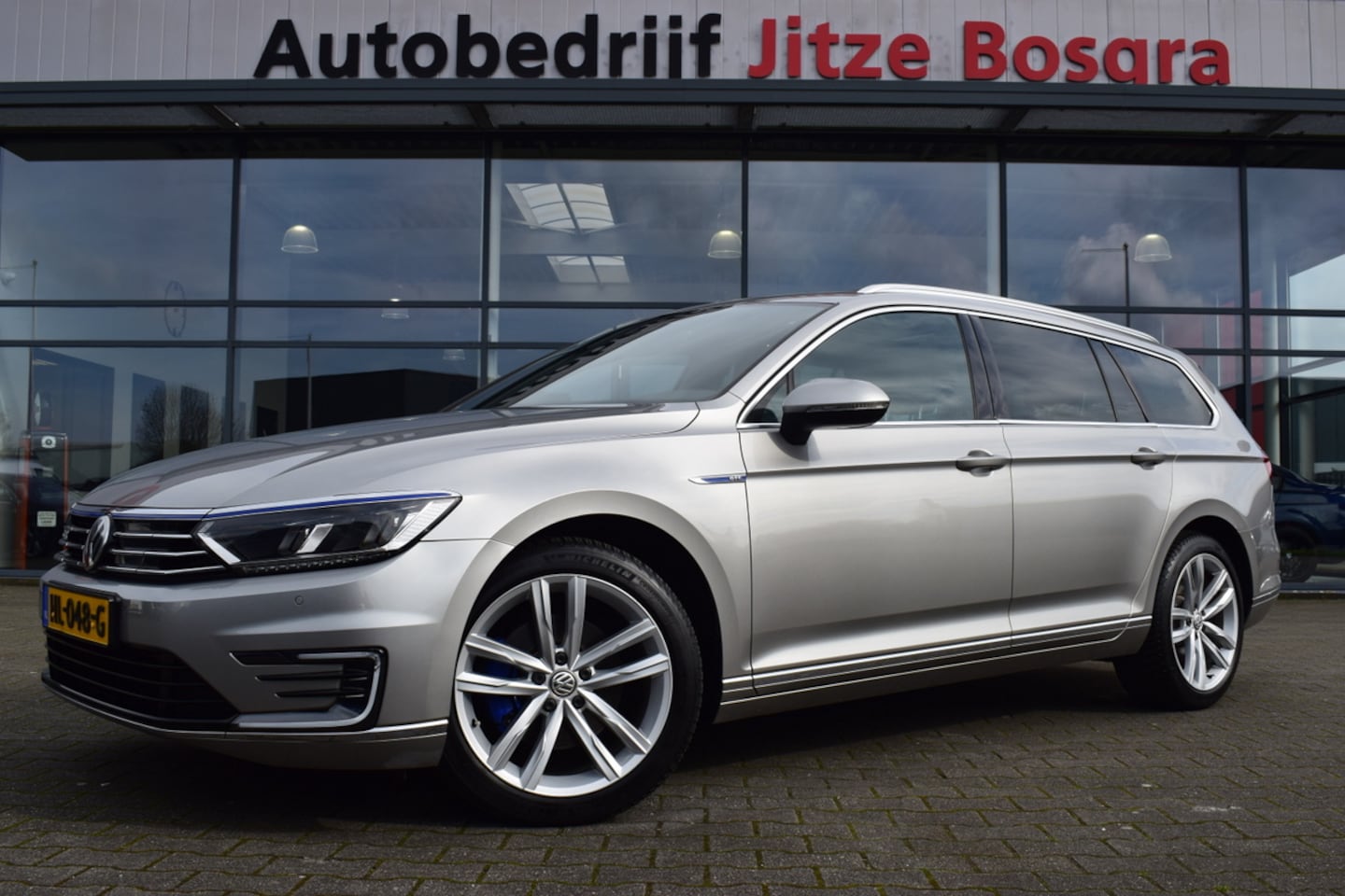 Volkswagen Passat Variant - 1.4 TSi GTE DSG Highline LED | Panoramadak | Leder/Alcantara | Carplay | Afn. Trekhaak - AutoWereld.nl