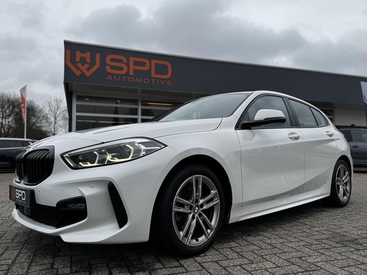 BMW 1-serie - 118i EDE M Sport|LED|PDC|Carplay|Automaat|DAB+ - AutoWereld.nl