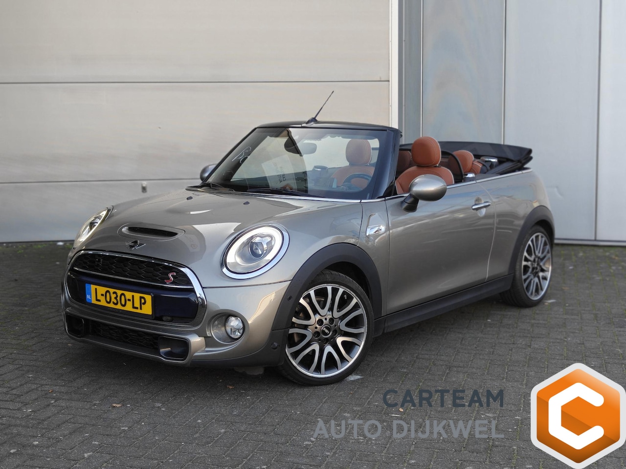 MINI Cabrio - 2.0 Cooper S Chili Serious Business Mini 2.0 Cooper S Chili Serious Business - AutoWereld.nl