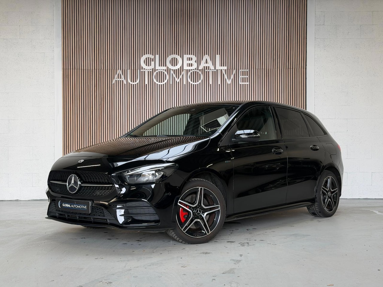 Mercedes-Benz B-klasse - 250 e Business Solution AMG Limited | Sfeerverlichting - AutoWereld.nl