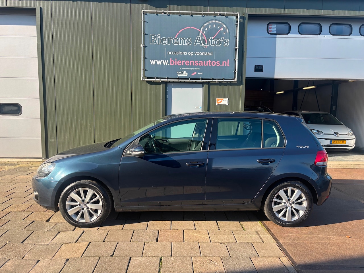 Volkswagen Golf - 1.2 TSI Tour II CarPlay 5D - AutoWereld.nl