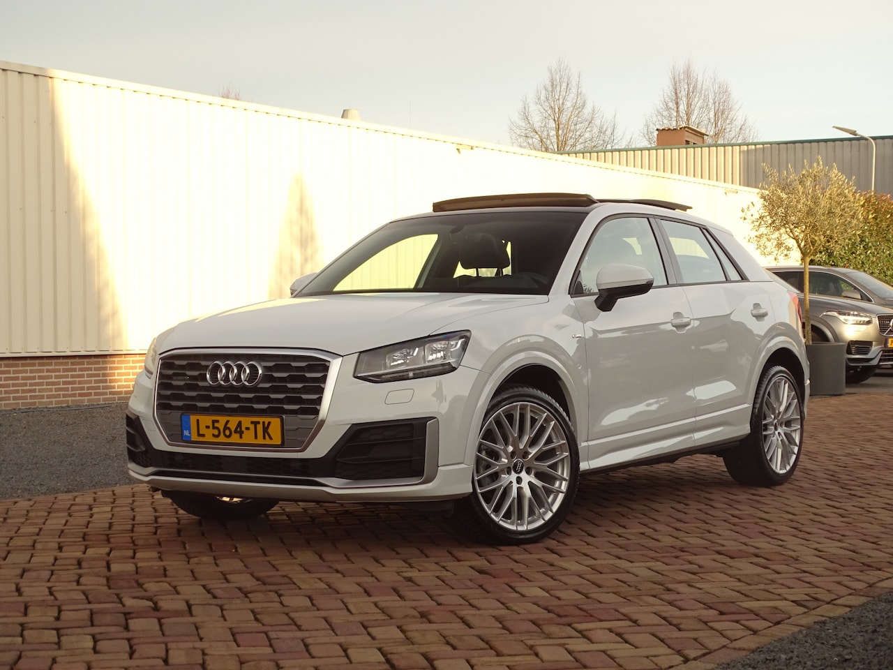 Audi Q2 - 40 TFSI quattro S-Line | Pano | 3x S-Line | Leer | Donkere hemel | Stoelverw | NAV - AutoWereld.nl