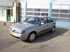 Nissan Almera - 1.8 Acenta binnen slaper