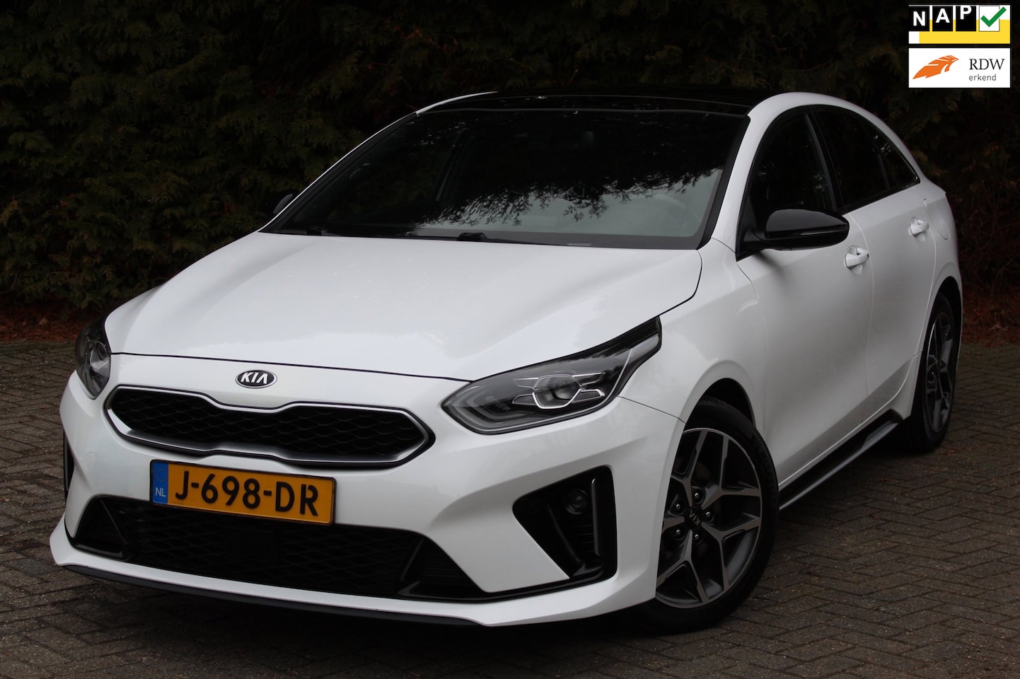 Kia Pro cee'd - 1.0 T-GDI GT-Line 120PK | Parkeercamera | Panoramadak | Apple/Android Carplay - AutoWereld.nl