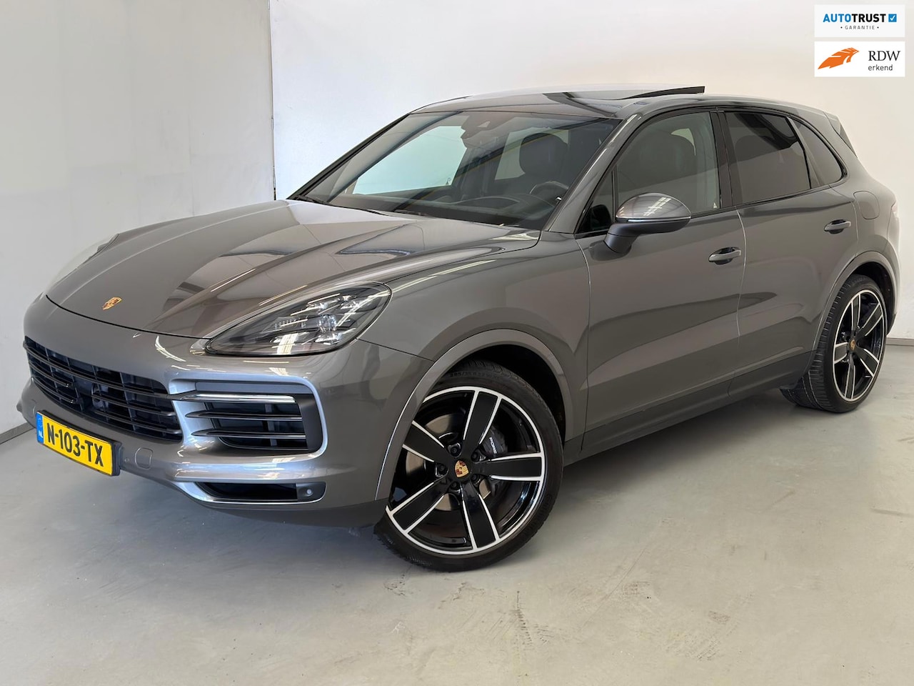 Porsche Cayenne - 3.0 E-Hybrid / Pano / Sport Chrono / PDLS+ / ACC - AutoWereld.nl
