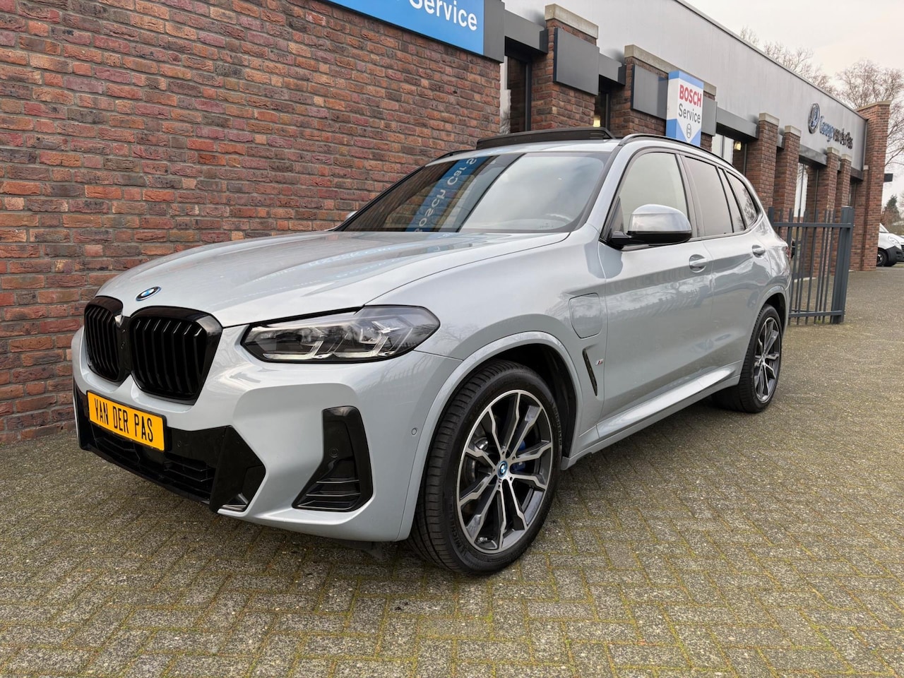 BMW X3 - XDrive30e High Executive M-sport Panoramadak|M-stoelen|Head-up|Camera - AutoWereld.nl