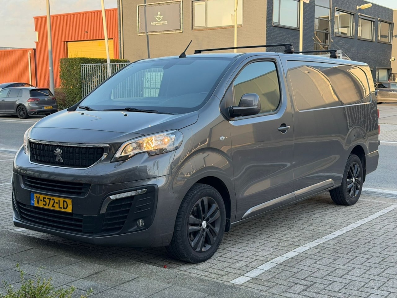 Peugeot Expert - 2.0 BlueHDI 150PK L3 KOELVLOEISTOF BOUWT DRUK - AutoWereld.nl