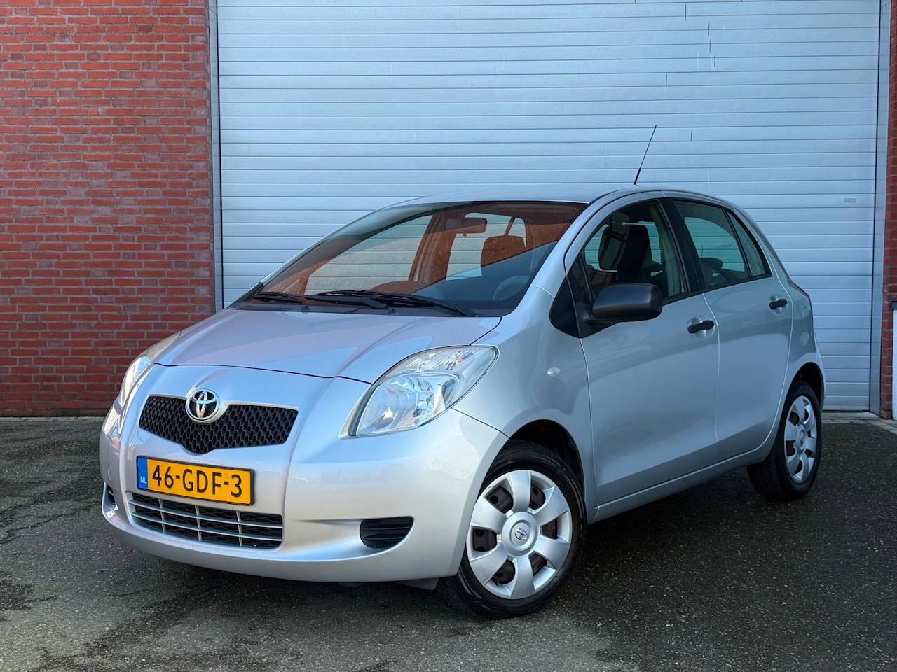 Toyota Yaris - 1.3 VVTi Terra | NAP | NEW APK | AIRCO - AutoWereld.nl
